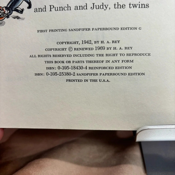 Vintage Cecily G. And The 9 Monkeys Book - Picture 3 of 4